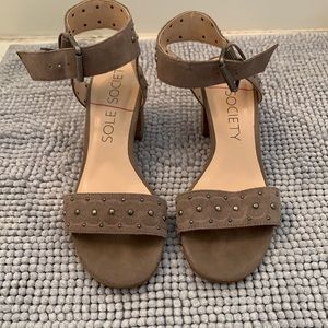 Sole Society taupe/grey chunky heels- size 7.5